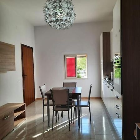 Appartamento In Villa Con Pineta Leporano Luaran gambar