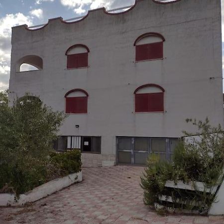 Appartamento In Villa Con Pineta Leporano Luaran gambar